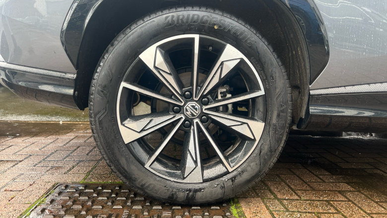 MG HS 1.5 T-GDI Trophy 5dr DCT Petrol Hatchback